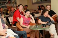 Predstavnici medija slušaju 