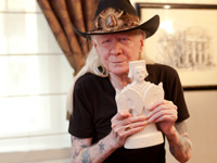 Johnnyu Winteru uručen Porin za posebna postignuća u glazbi